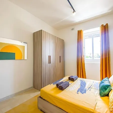 Moonstone Manor 3- Sliema Strand, * Gzira
